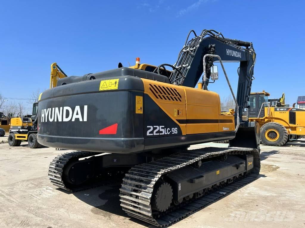 Hyundai 225lc-9s Midi-gravemaskiner 7t - 12t