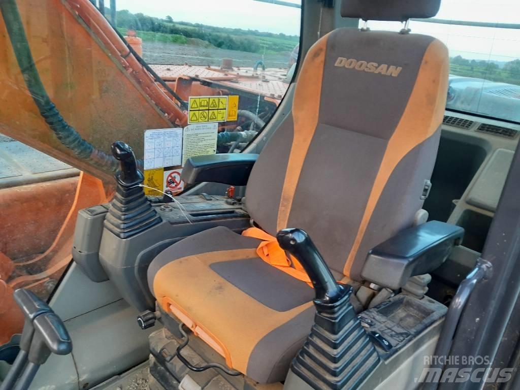 Doosan DX 225 Gravemaskiner på larvebånd