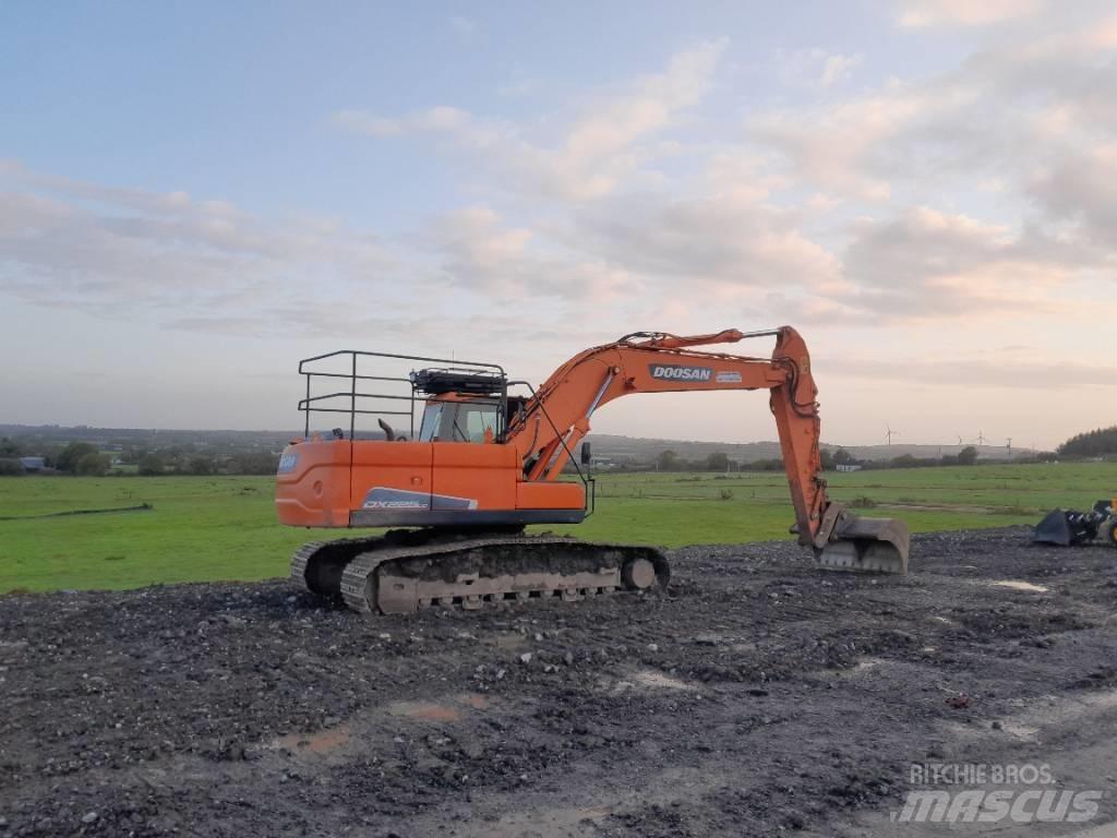 Doosan DX 225 Gravemaskiner på larvebånd