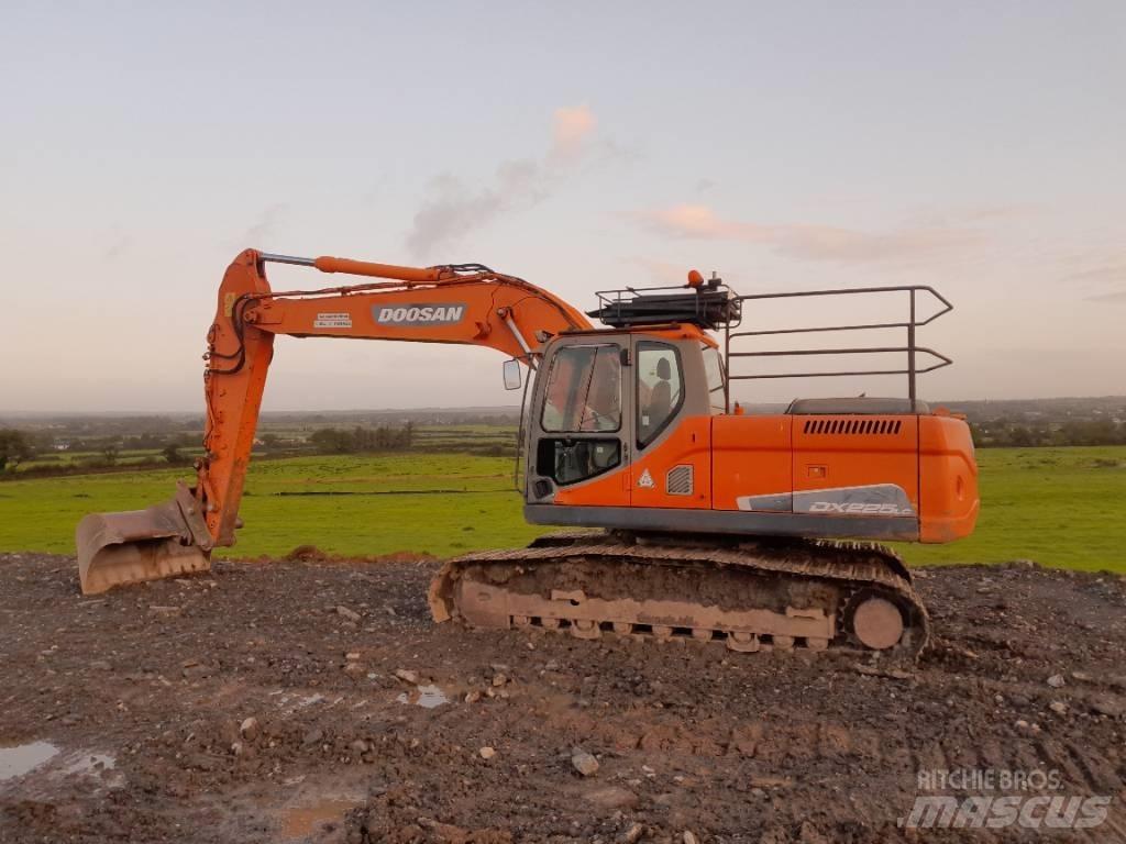 Doosan DX 225 Gravemaskiner på larvebånd