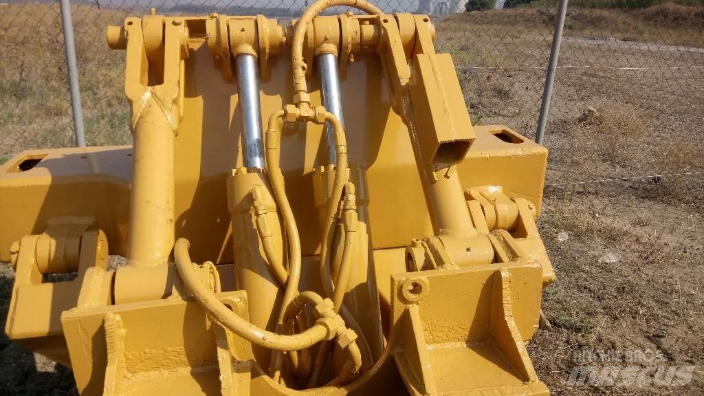 CAT D 6 Chassis og suspension