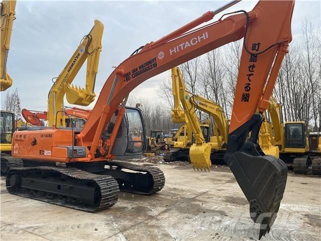 Hitachi EX200-5 Gravemaskiner på larvebånd
