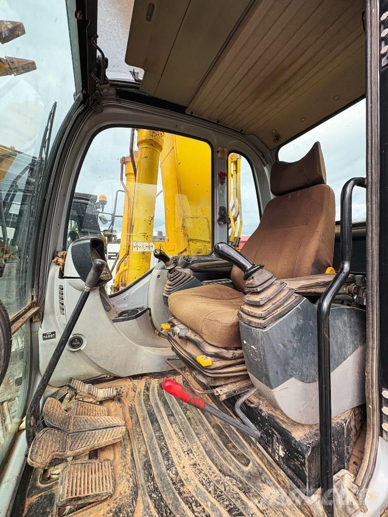 New Holland E 245 B Gravemaskiner på larvebånd