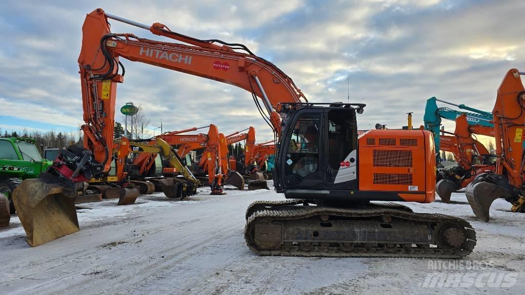 Hitachi ZX225USRLC-6 Gravemaskiner på larvebånd