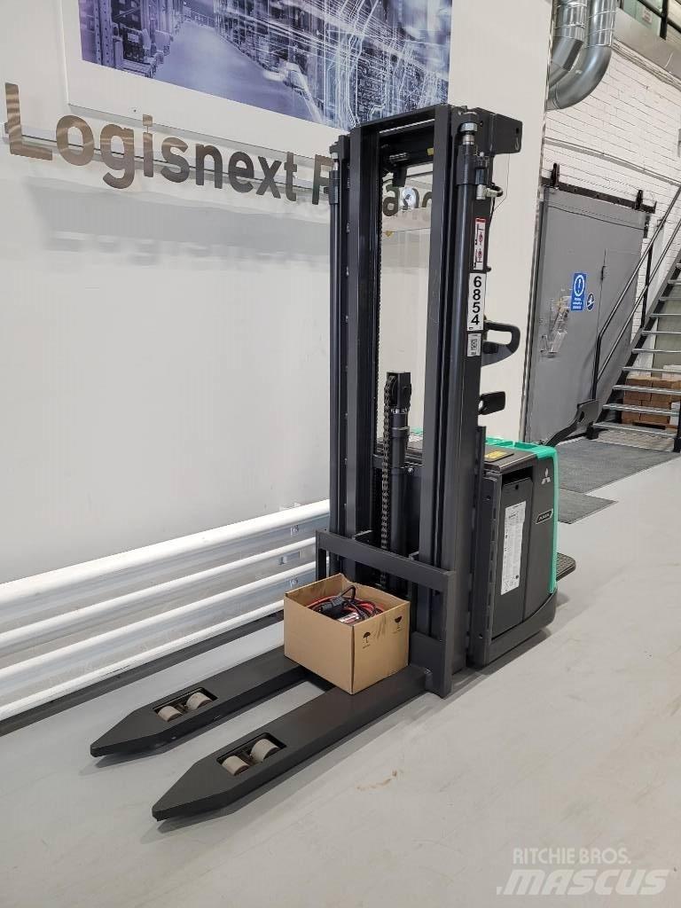 Mitsubishi SBV 16 P Selvkørende stablere