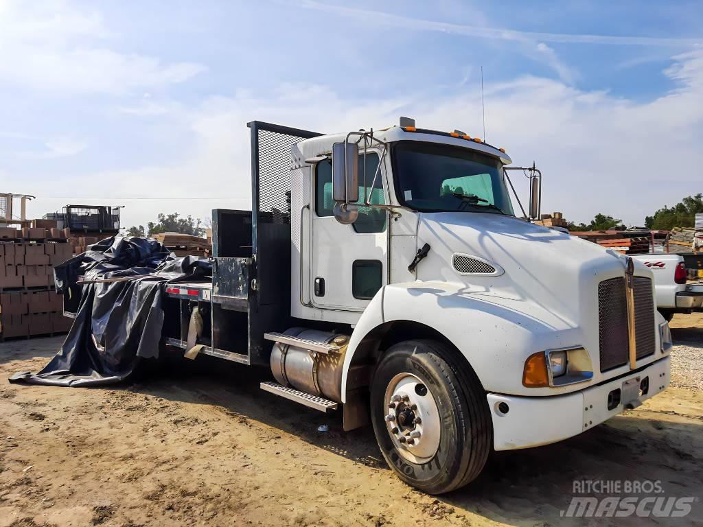 Kenworth T 300 Lastbil med lad/Flatbed