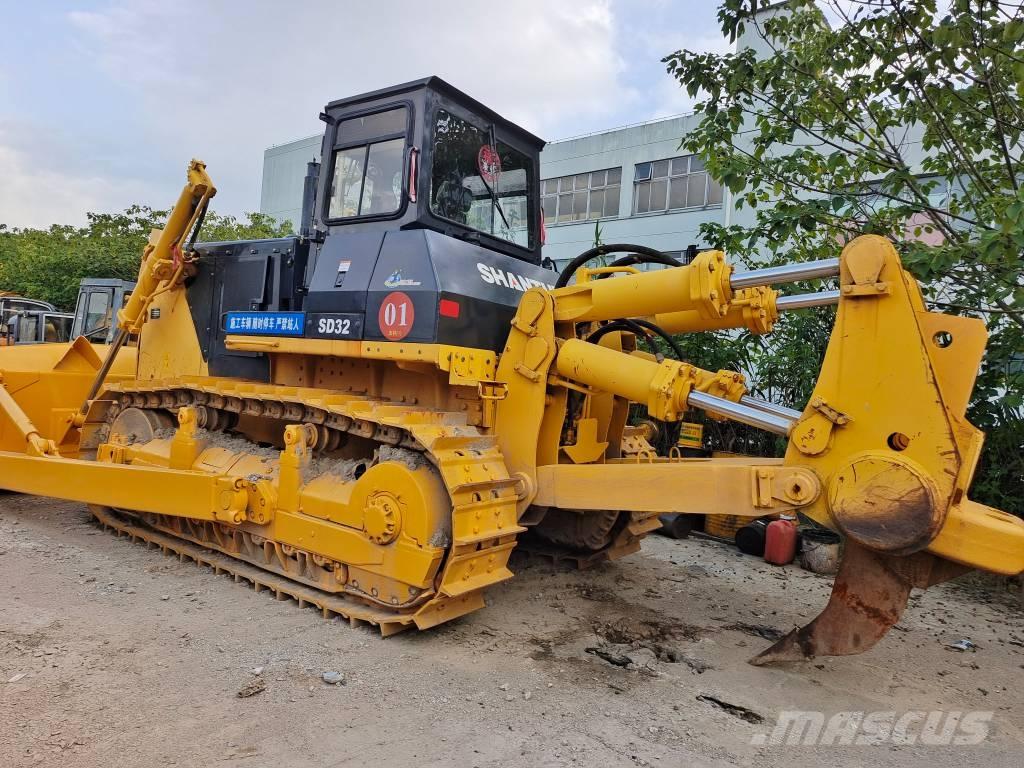 Shantui SD 32 Bulldozer på larvebånd