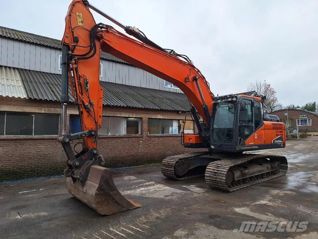 Doosan DX235NLC-5 Gravemaskiner på larvebånd