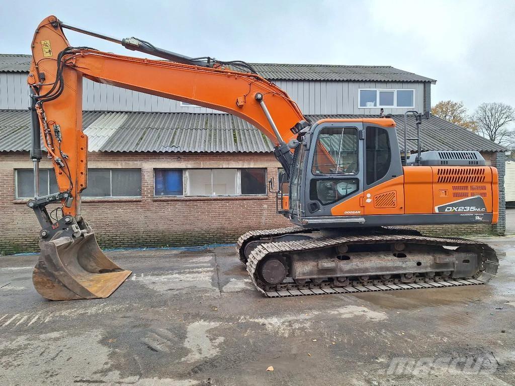 Doosan DX235NLC-5 Gravemaskiner på larvebånd