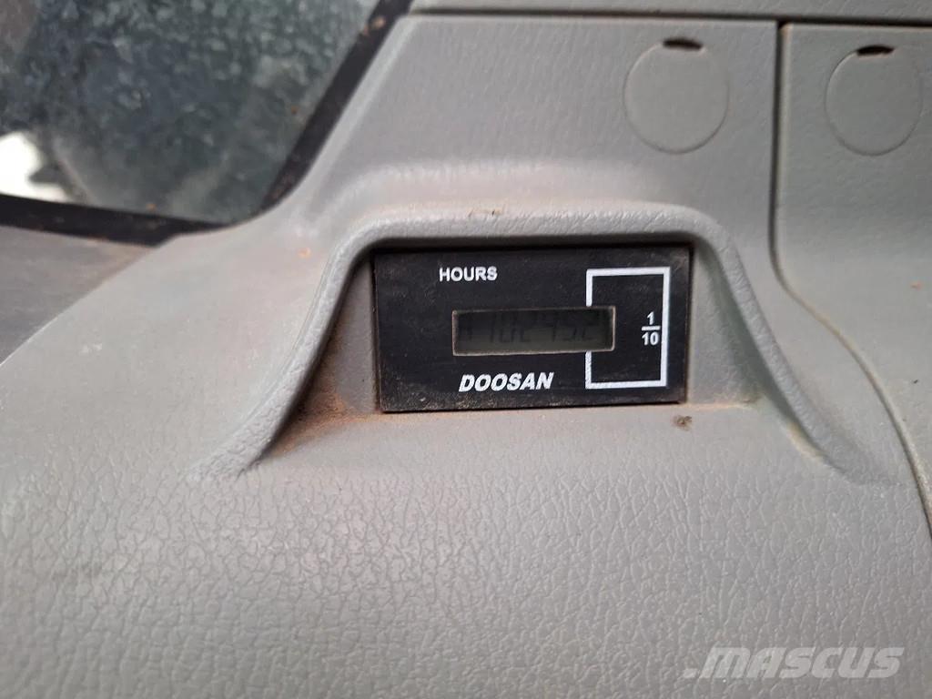 Doosan DX235NLC-5 Gravemaskiner på larvebånd