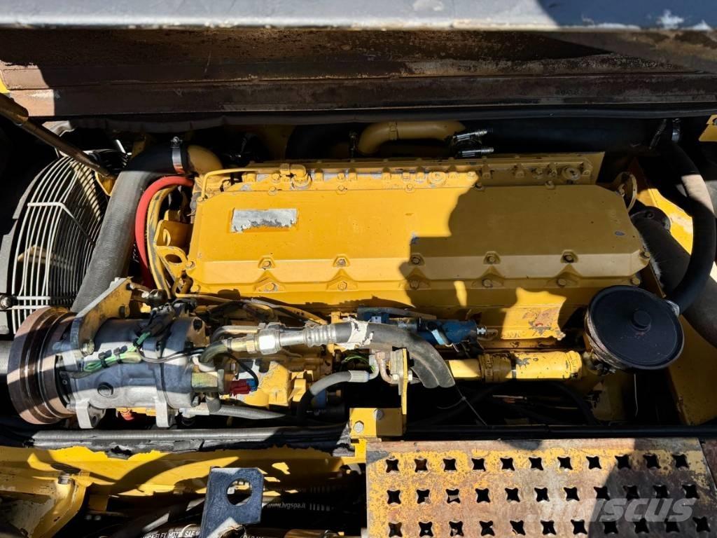 CAT M 318 MH Gravemaskiner på hjul