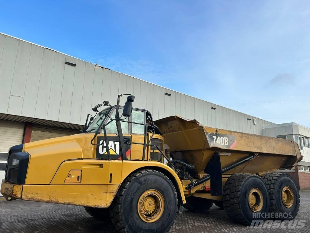 CAT 740 B Terrængående lastbiler