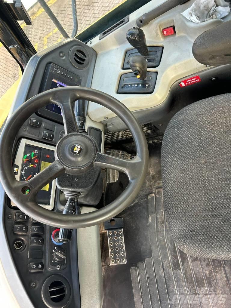 CAT 740 B Terrængående lastbiler