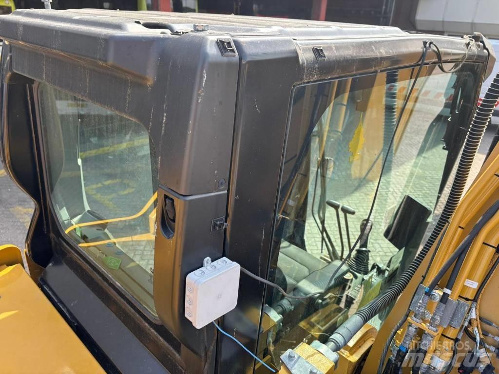 CAT 330 Gravemaskiner på larvebånd