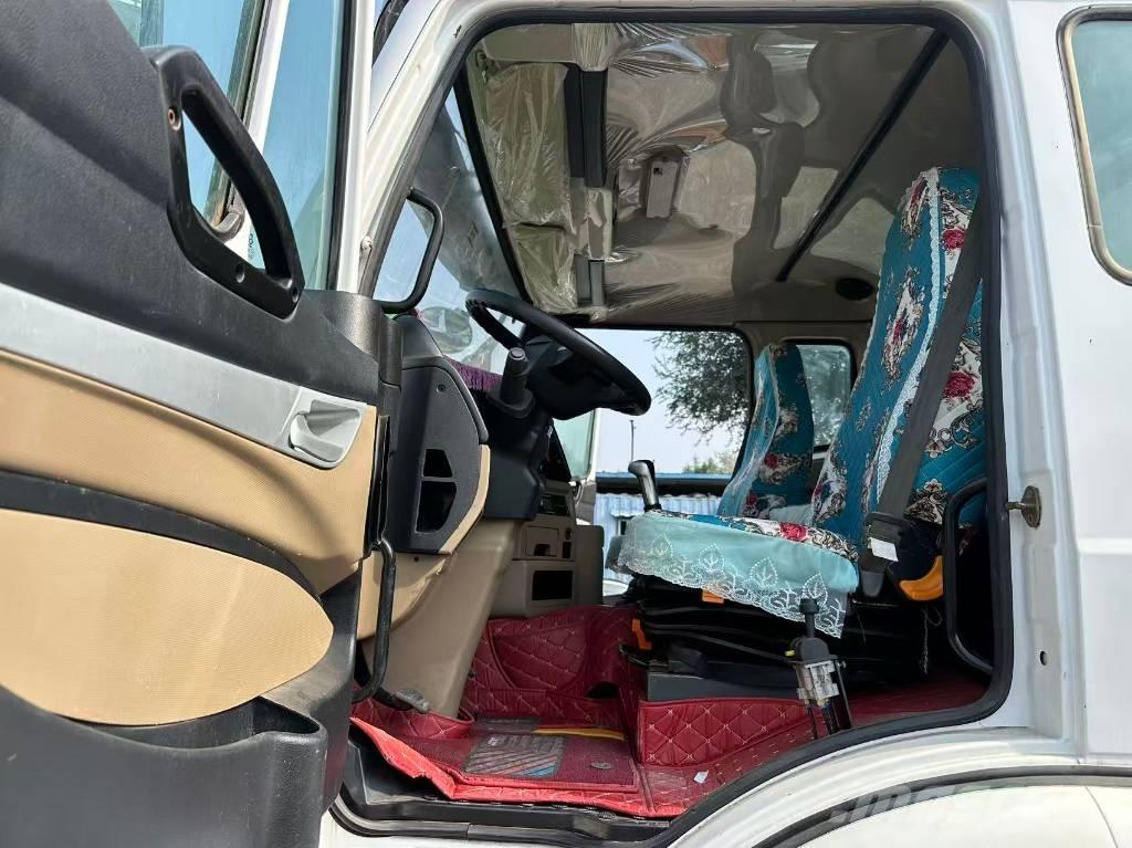 Sinotruk HOHAN 400HP Lastbiler med tip