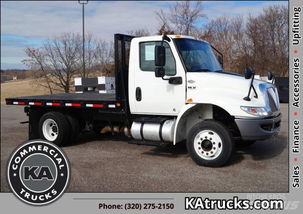 International MV 607 Lastbil med lad/Flatbed