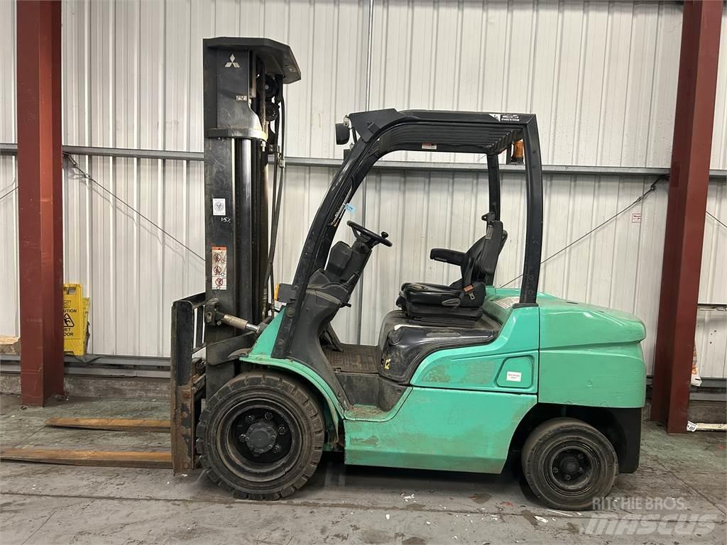Mitsubishi FD35NT Diesel gaffeltrucks
