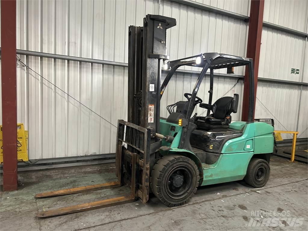 Mitsubishi FD35NT Diesel gaffeltrucks