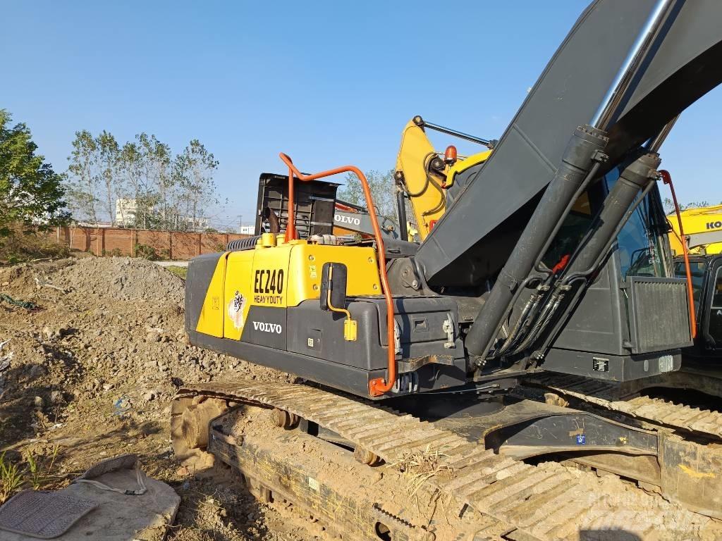 Volvo EC 240 Gravemaskiner på larvebånd