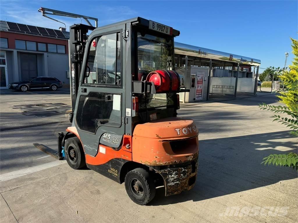 Toyota 7FGF25 LPG gaffeltrucks