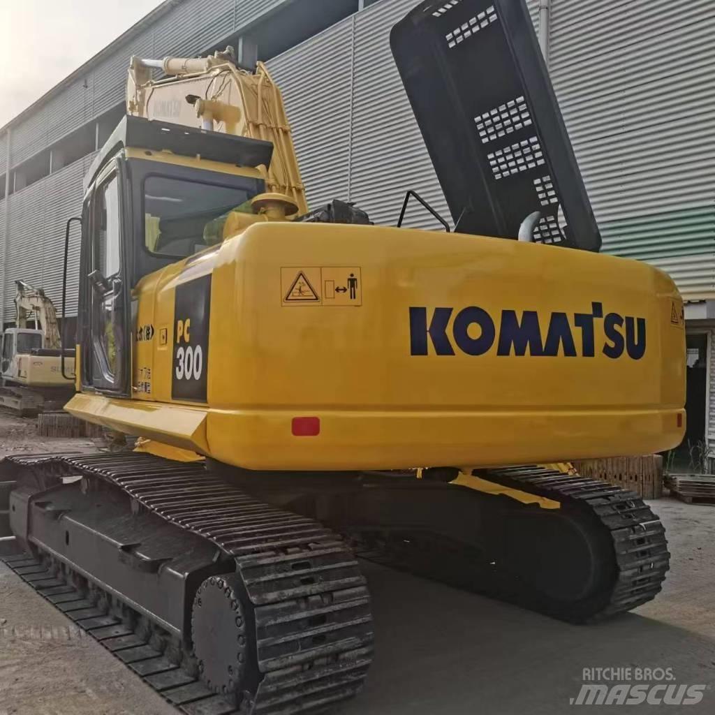 Komatsu PC 300-7 Gravemaskiner på larvebånd