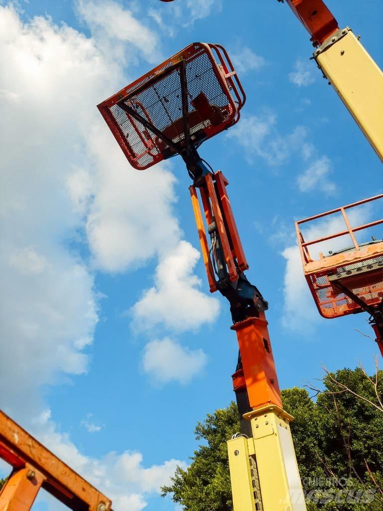 JLG E 300 AJP Bomlifte med knækarm