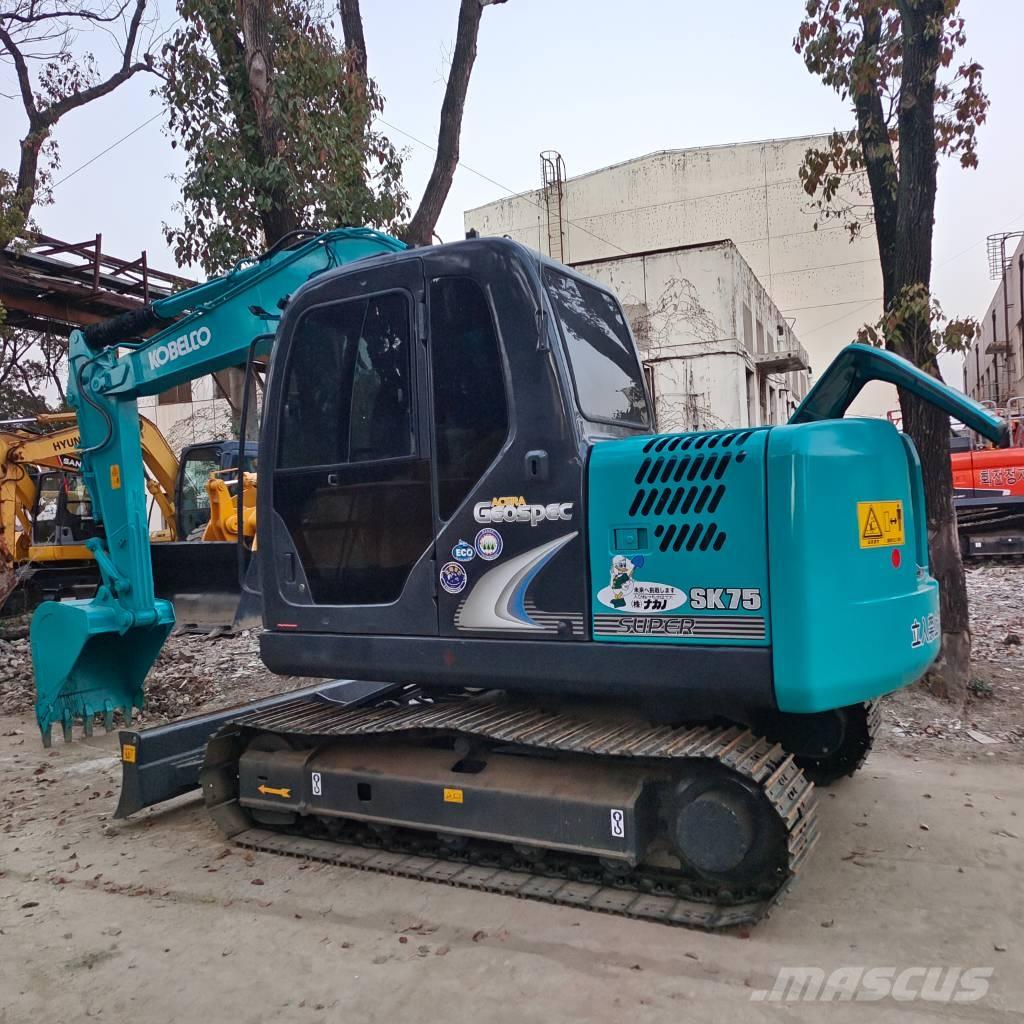Kobelco SK75 Midi-gravemaskiner 7t - 12t