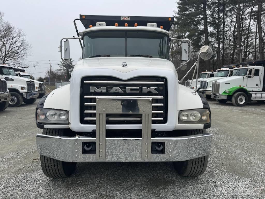 Mack CTP 713 Lastbiler med tip