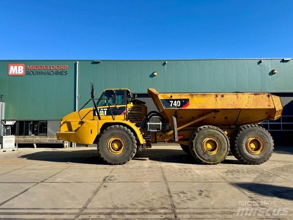 CAT 740 Terrængående lastbiler