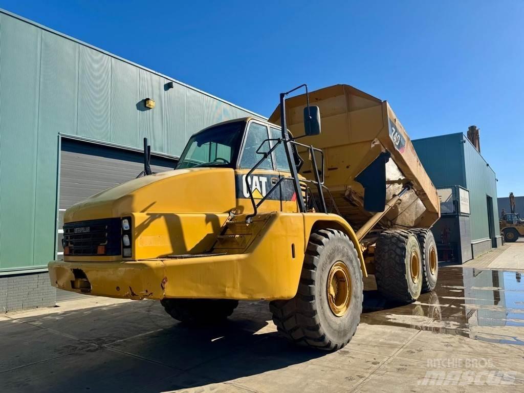 CAT 740 Terrængående lastbiler