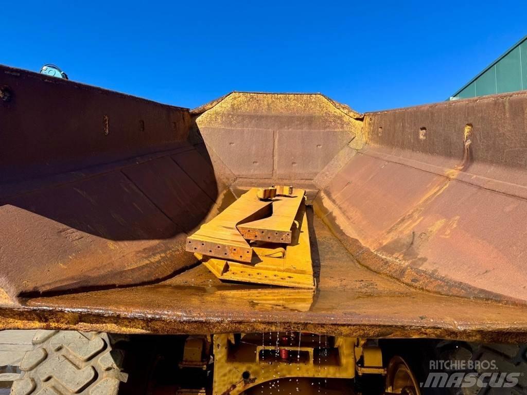CAT 740 Terrængående lastbiler