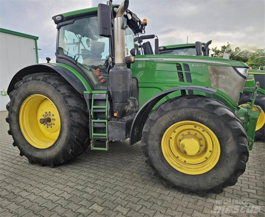 John Deere 6250 R Traktorer