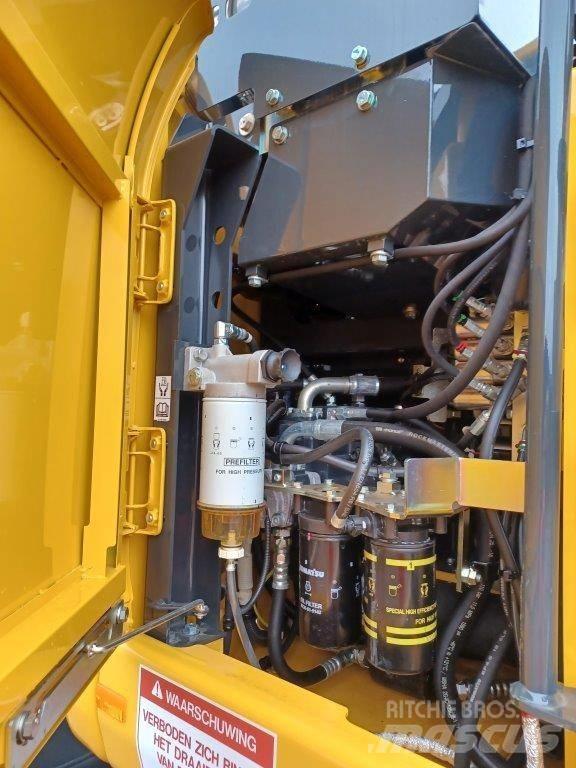 Komatsu PW158-11E0 Gravemaskiner på hjul