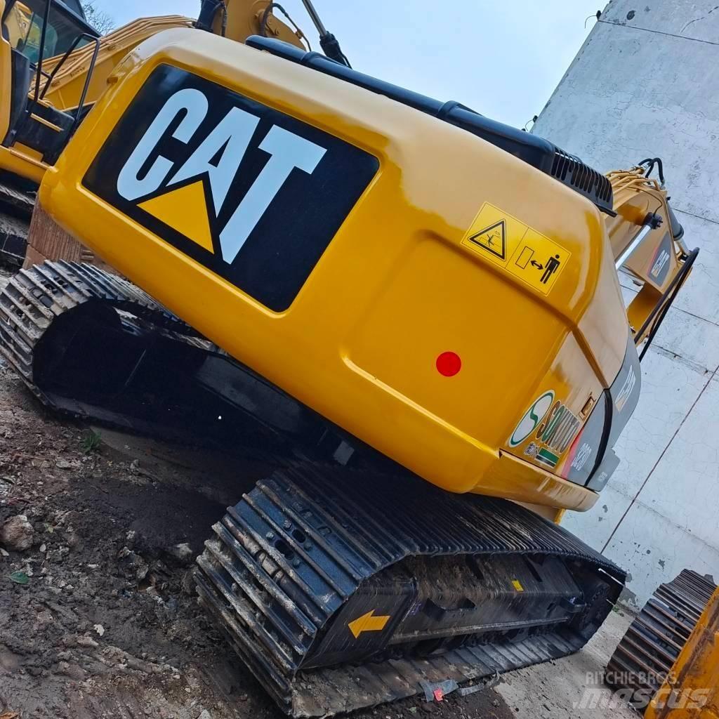 CAT 323 D Gravemaskiner på larvebånd