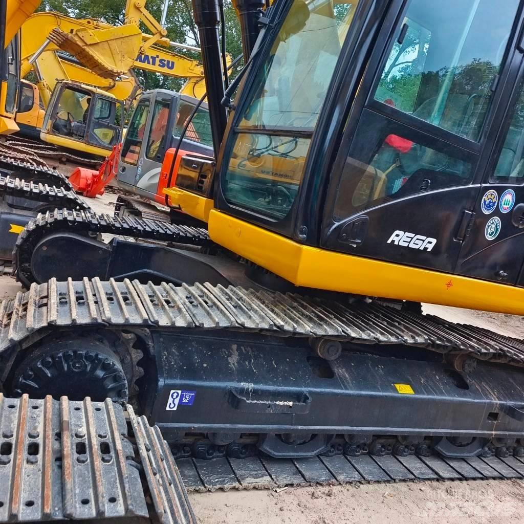 CAT 323 D Gravemaskiner på larvebånd