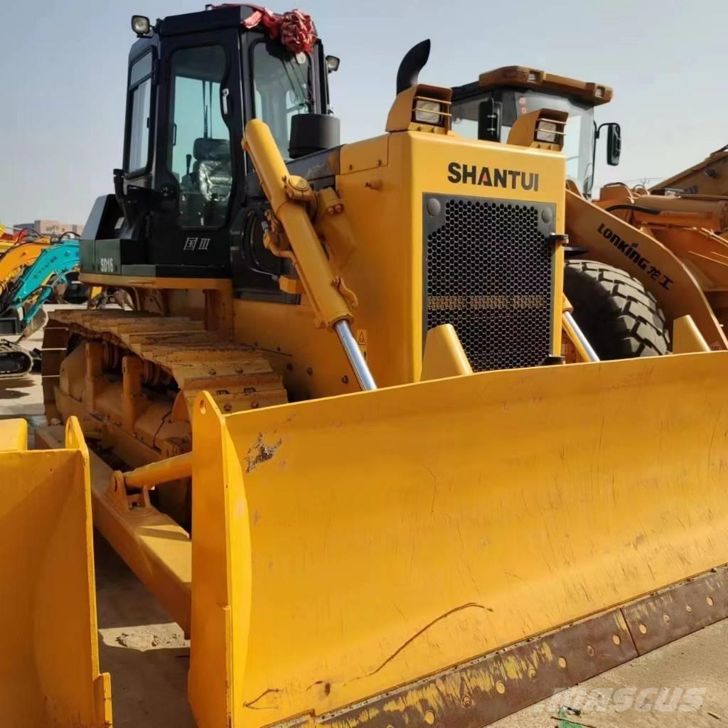 Shantui SD 16 Bulldozer på larvebånd