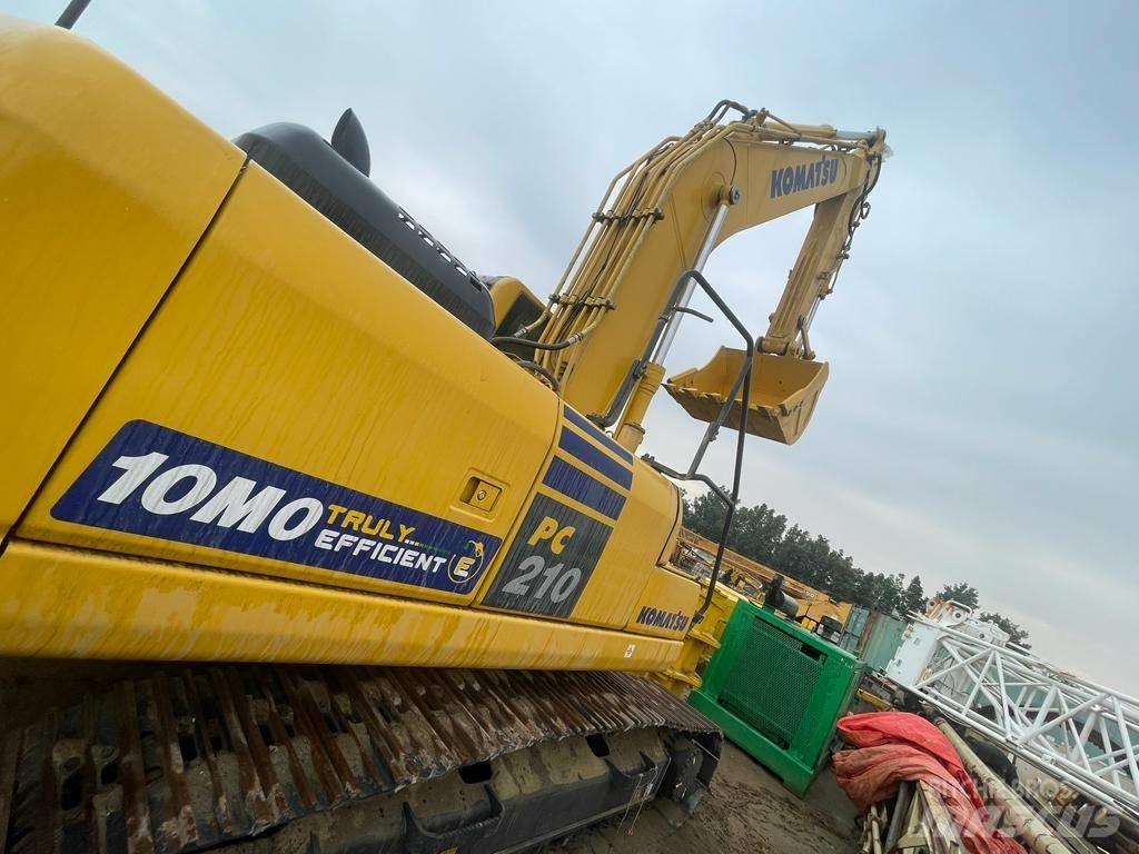 Komatsu PC210-10MO Gravemaskiner på larvebånd
