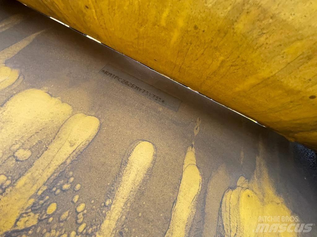 Komatsu PC210-10MO Gravemaskiner på larvebånd