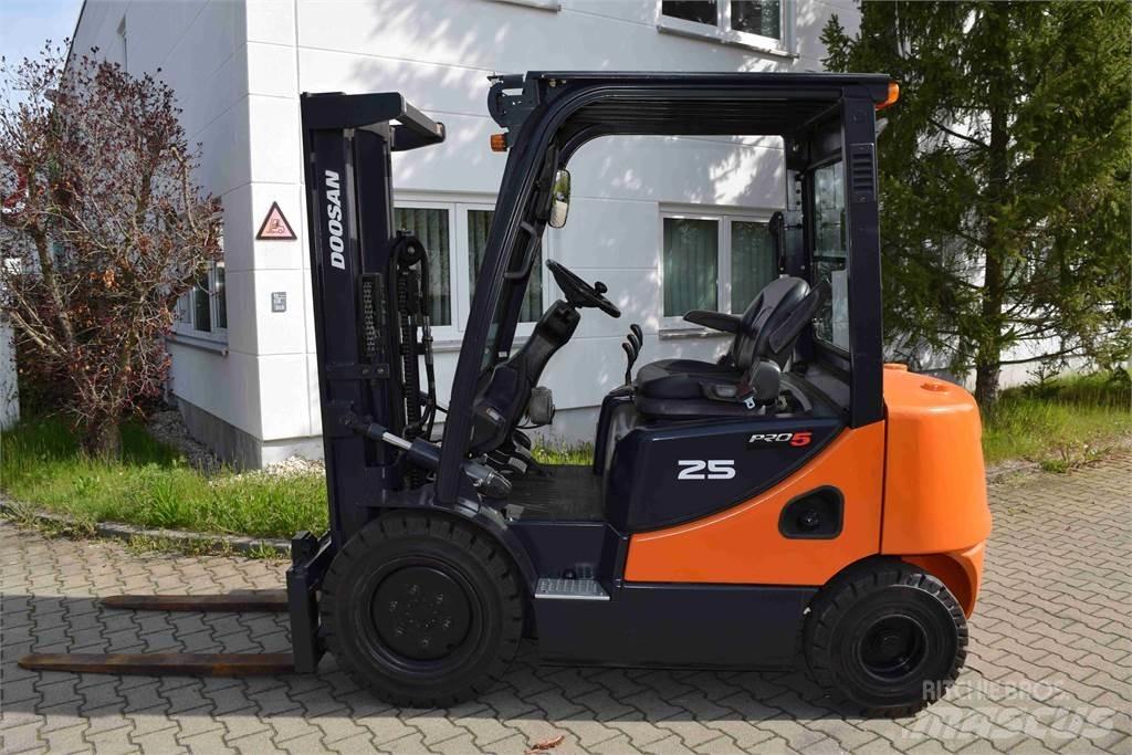 Doosan D 25 S-5 Diesel gaffeltrucks