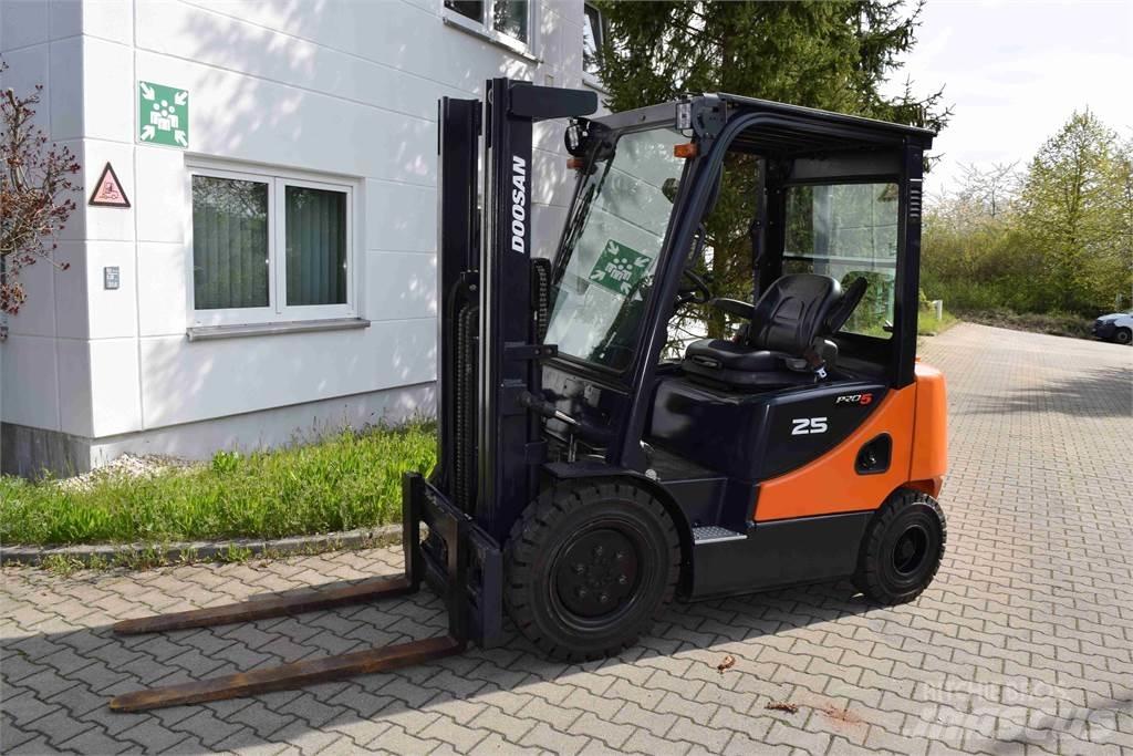 Doosan D 25 S-5 Diesel gaffeltrucks