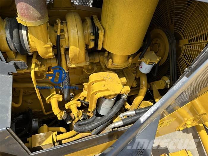 Shantui SD 32 Bulldozer på larvebånd