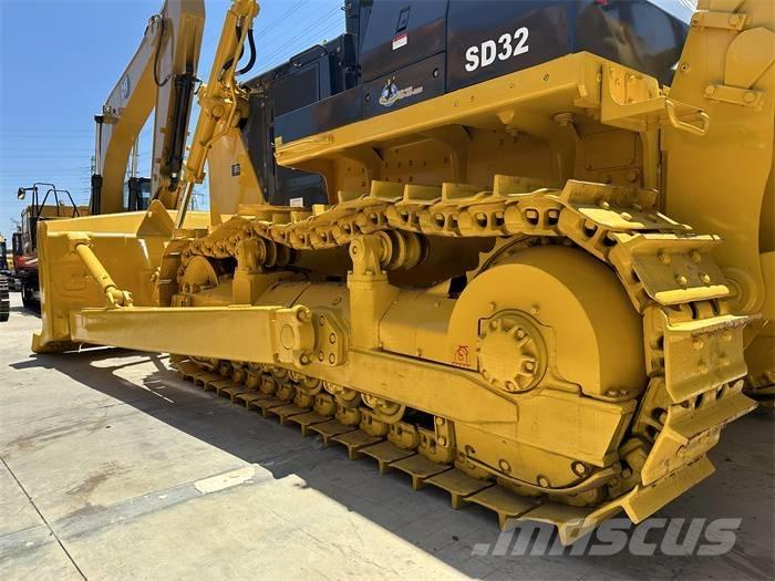 Shantui SD 32 Bulldozer på larvebånd