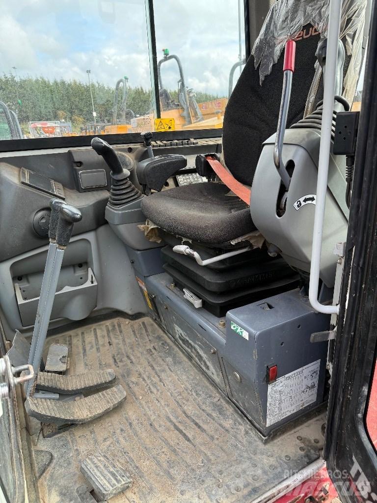 Takeuchi TB 230 Minigravemaskiner