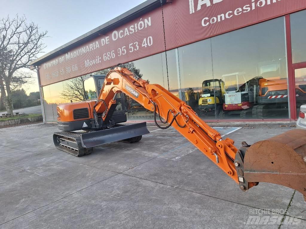 Doosan DX 80 R Midi-gravemaskiner 7t - 12t