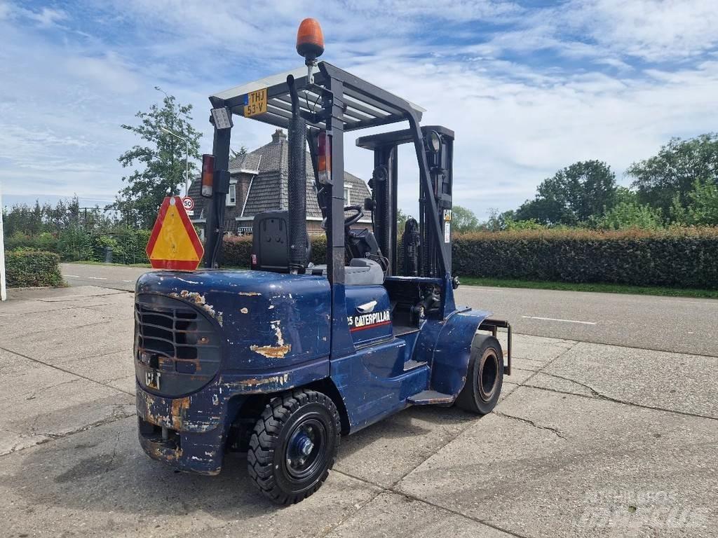 CAT DP25K Diesel gaffeltrucks