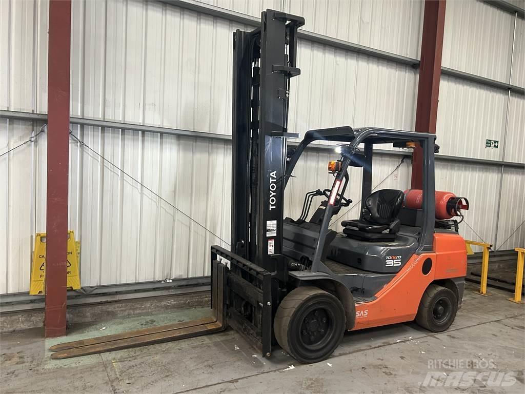 Toyota 02-8FGJF35 LPG gaffeltrucks
