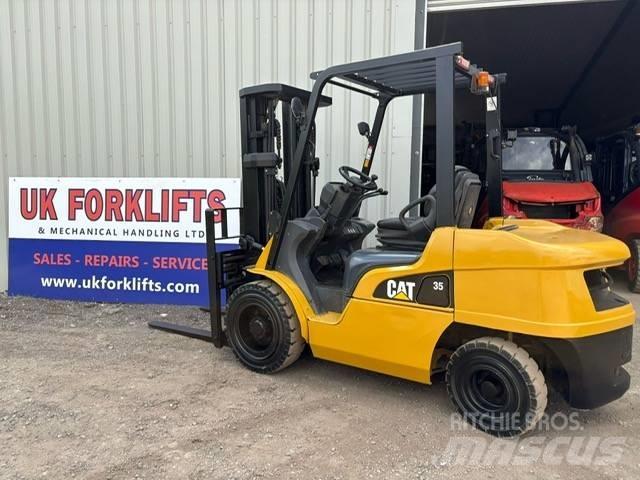 CAT DP 35 N Diesel gaffeltrucks