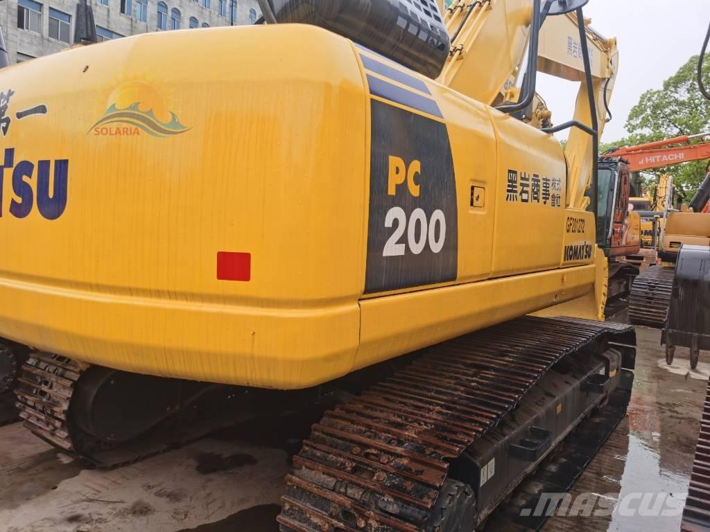 Komatsu PC 200-8 Gravemaskiner på larvebånd
