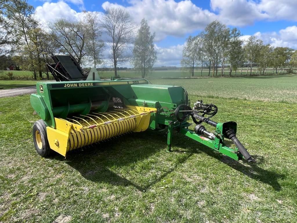 John Deere 359 Pressere til firkantede baller