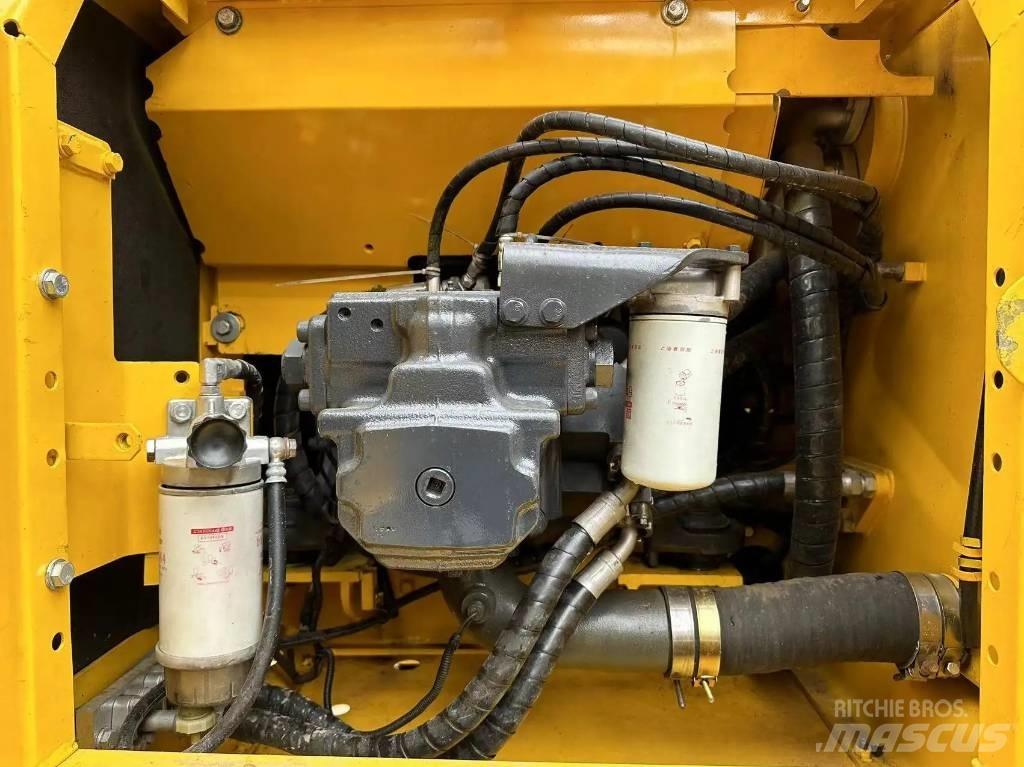Komatsu PC 210-8 Gravemaskiner på larvebånd